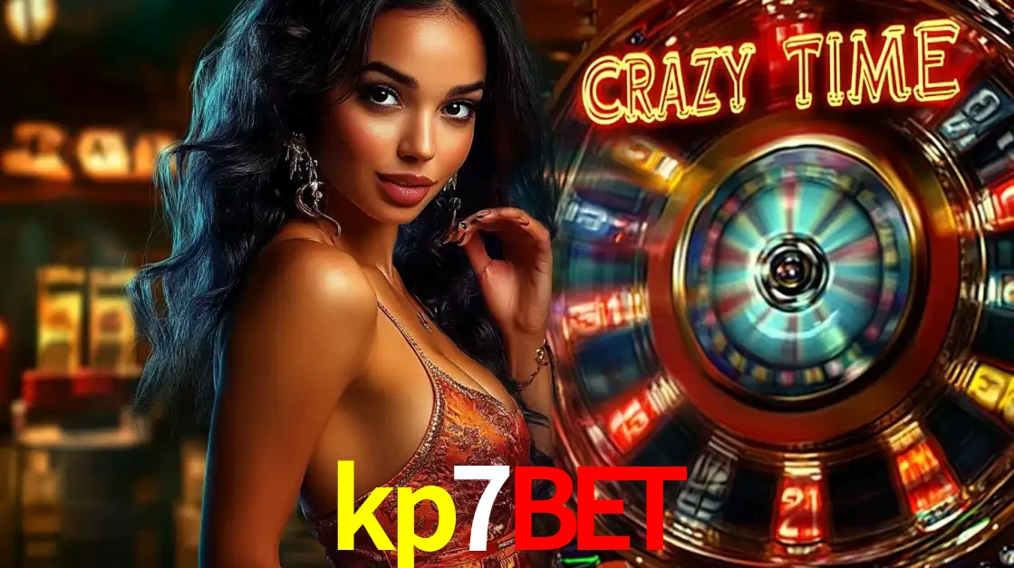 Mulher elegante ao lado da vibrante roda da fortuna do jogo de cassino ao vivo Crazy Time, um dos game shows mais populares e cheios de prêmios do kp7bet.